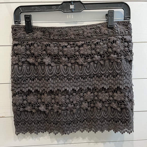 Y2K American Eagle Outfitters Gray Crochet Mini Skirt - Picture 1 of 4